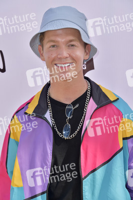 Cassie Scerbo's Spendenaktion in Malibu