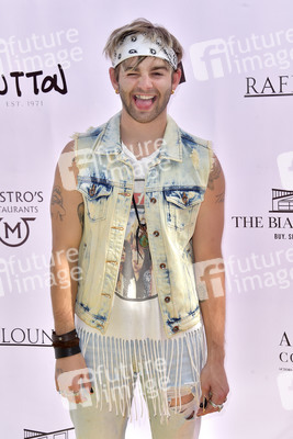 Cassie Scerbo's Spendenaktion in Malibu