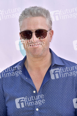 Cassie Scerbo's Spendenaktion in Malibu