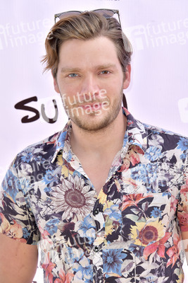 Cassie Scerbo's Spendenaktion in Malibu