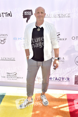 Cassie Scerbo's Spendenaktion in Malibu