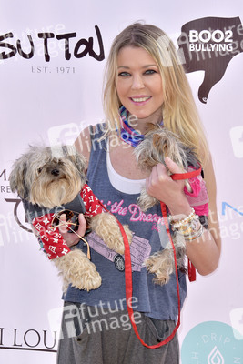 Cassie Scerbo's Spendenaktion in Malibu