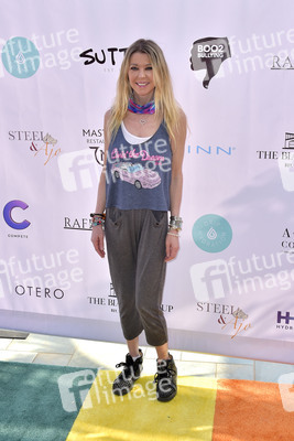 Cassie Scerbo's Spendenaktion in Malibu