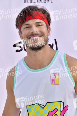 Cassie Scerbo's Spendenaktion in Malibu