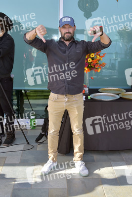 Cassie Scerbo's Spendenaktion in Malibu