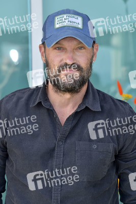 Cassie Scerbo's Spendenaktion in Malibu