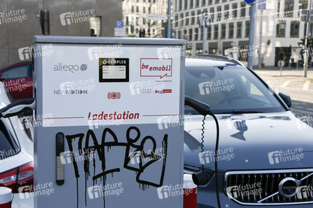Symbolfoto Ladestation für Elektrofahrzeuge