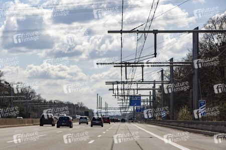 Autobahn-Oberleitungen in Mörfelden-Walldorf