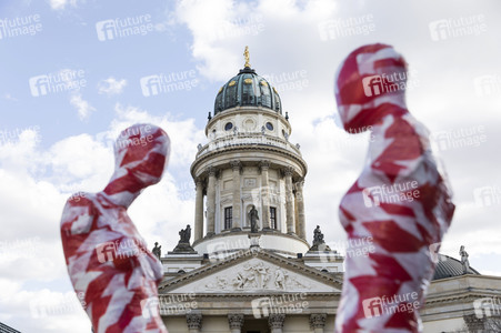 Mahnmal zur Coronakrise von Dennis Josef Meseg in Berlin