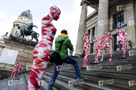 Mahnmal zur Coronakrise von Dennis Josef Meseg in Berlin