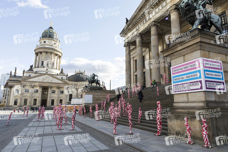 Mahnmal zur Coronakrise von Dennis Josef Meseg in Berlin