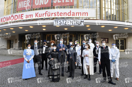 Fototermin mit dem Ensemble von 'Vorhang auf für Cyrano' in Berlin