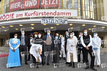 Fototermin mit dem Ensemble von 'Vorhang auf für Cyrano' in Berlin
