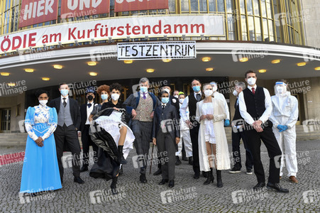 Fototermin mit dem Ensemble von 'Vorhang auf für Cyrano' in Berlin