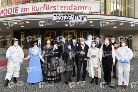 Fototermin mit dem Ensemble von 'Vorhang auf für Cyrano' in Berlin