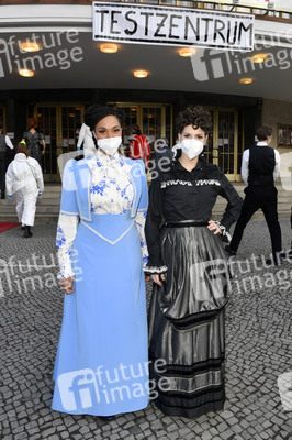 Fototermin mit dem Ensemble von 'Vorhang auf für Cyrano' in Berlin