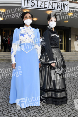 Fototermin mit dem Ensemble von 'Vorhang auf für Cyrano' in Berlin