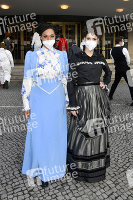 Fototermin mit dem Ensemble von 'Vorhang auf für Cyrano' in Berlin
