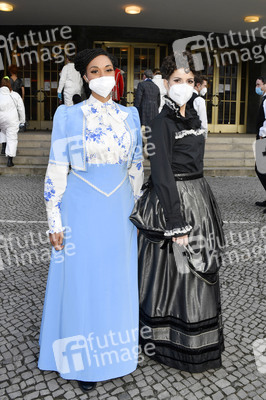 Fototermin mit dem Ensemble von 'Vorhang auf für Cyrano' in Berlin