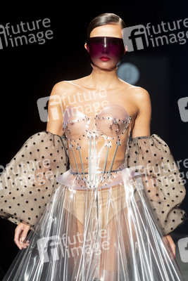 Maya Hansen Fashion Show auf der 73. Mercedes-Benz Fashion Week Madrid