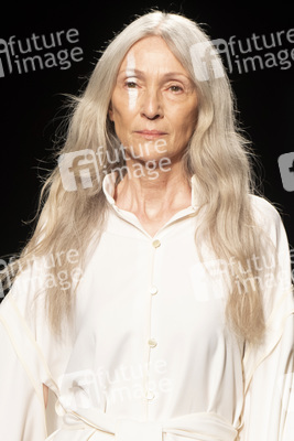 Otrura Fashion Show auf der 73. Mercedes-Benz Fashion Week Madrid
