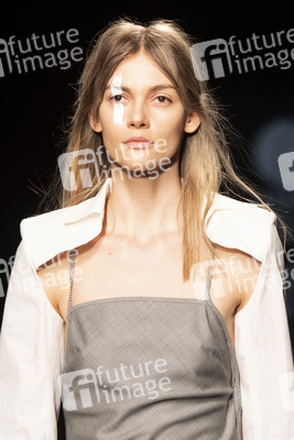 Otrura Fashion Show auf der 73. Mercedes-Benz Fashion Week Madrid