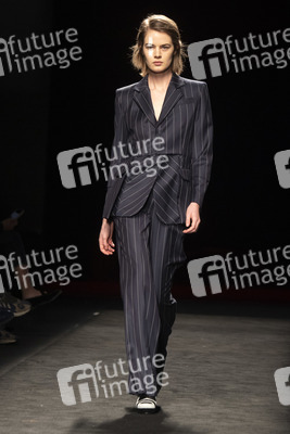 Otrura Fashion Show auf der 73. Mercedes-Benz Fashion Week Madrid