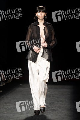 Otrura Fashion Show auf der 73. Mercedes-Benz Fashion Week Madrid