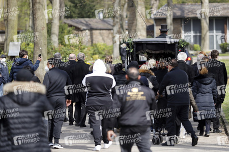 Beerdigung eines hochrangigen Clan-Mitglieds in Leverkusen