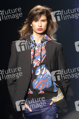 Custo Barcelona Fashion Show auf der 73. Mercedes-Benz Fashion Week Madrid