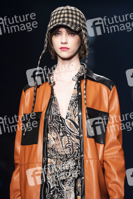 Maite by Lola Casademunt Fashion Show auf der 73. Mercedes-Benz Fashion Week Madrid