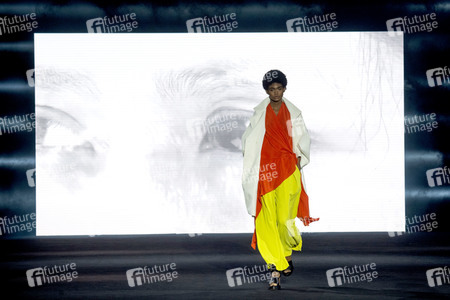 Ulises Mérida Fashion Show auf der 73. Mercedes-Benz Fashion Week Madrid