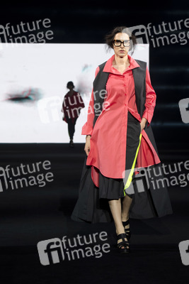 Ulises Mérida Fashion Show auf der 73. Mercedes-Benz Fashion Week Madrid