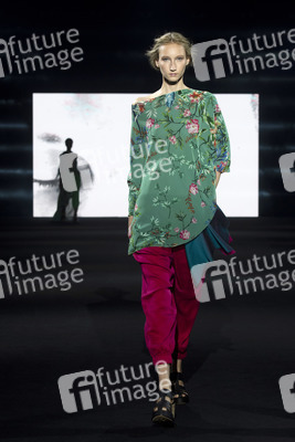 Ulises Mérida Fashion Show auf der 73. Mercedes-Benz Fashion Week Madrid