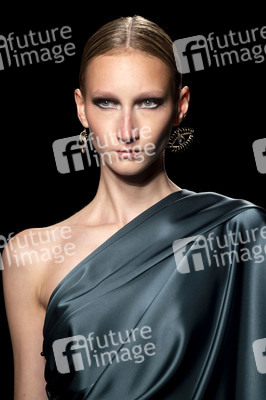 Isabel Sanchis Fashion Show auf der 73. Mercedes-Benz Fashion Week Madrid