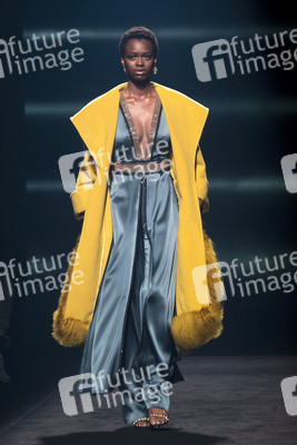 Isabel Sanchis Fashion Show auf der 73. Mercedes-Benz Fashion Week Madrid