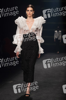 Isabel Sanchis Fashion Show auf der 73. Mercedes-Benz Fashion Week Madrid