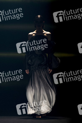 Isabel Sanchis Fashion Show auf der 73. Mercedes-Benz Fashion Week Madrid