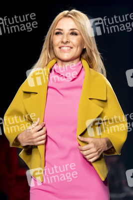 Angel Schlesser Fashion Show auf der 73. Mercedes-Benz Fashion Week Madrid