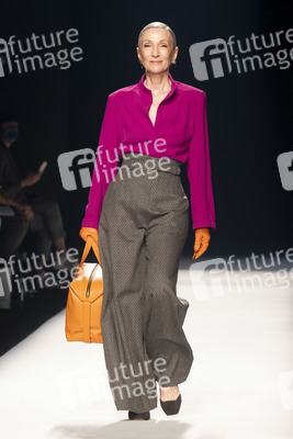 Angel Schlesser Fashion Show auf der 73. Mercedes-Benz Fashion Week Madrid