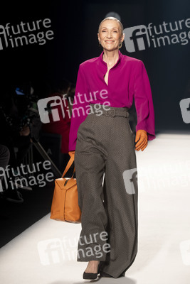 Angel Schlesser Fashion Show auf der 73. Mercedes-Benz Fashion Week Madrid