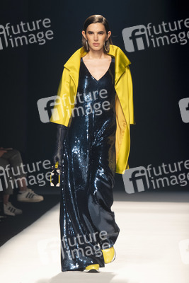 Angel Schlesser Fashion Show auf der 73. Mercedes-Benz Fashion Week Madrid