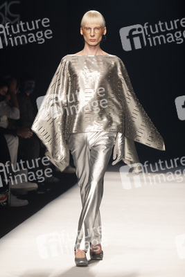 Angel Schlesser Fashion Show auf der 73. Mercedes-Benz Fashion Week Madrid