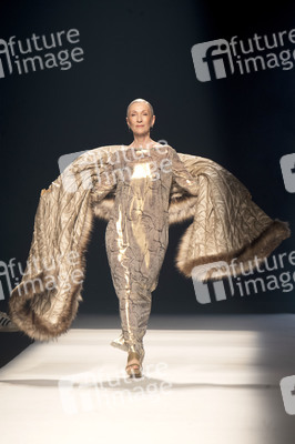 Angel Schlesser Fashion Show auf der 73. Mercedes-Benz Fashion Week Madrid