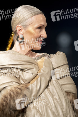 Angel Schlesser Fashion Show auf der 73. Mercedes-Benz Fashion Week Madrid