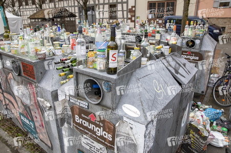 Symbolfoto Glascontainer