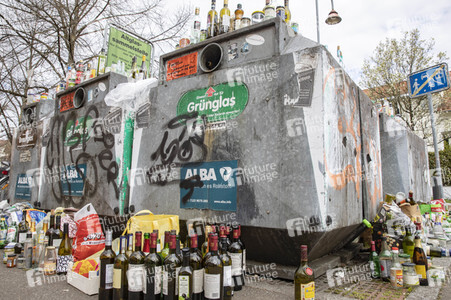 Symbolfoto Glascontainer