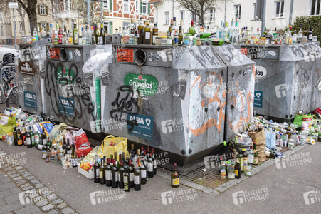 Symbolfoto Glascontainer