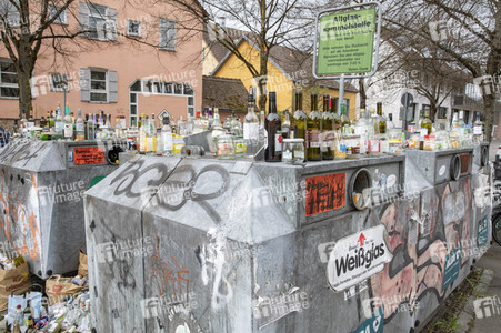 Symbolfoto Glascontainer