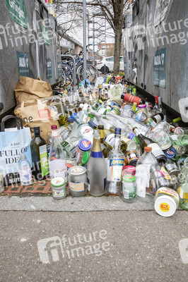 Symbolfoto Glascontainer